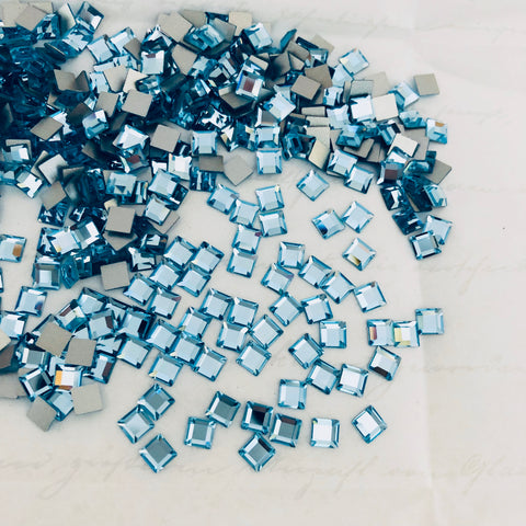 Austrian Crystal - No Hotfix - Article 2400 - SQUARE - AQUAMARINE - 4 x 4 mm