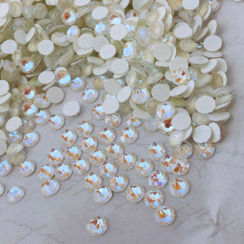 Austrian Crystal - No Hotfix - Article 2088 - LIGHT GREY DELITE - SS20 (4.8 mm)