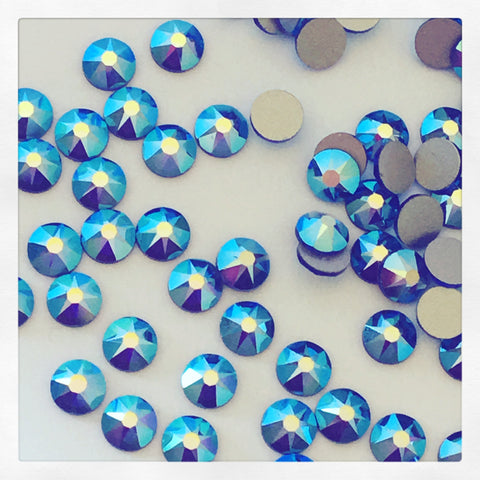 real photo of the effect Sapphire AB crystals from Swarovski rhinestones diamantes no hotfix